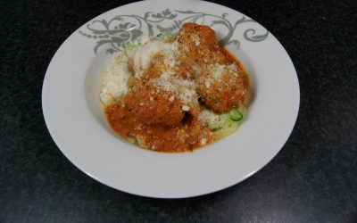 Courgetti en gehaktballetjes in tomatensaus