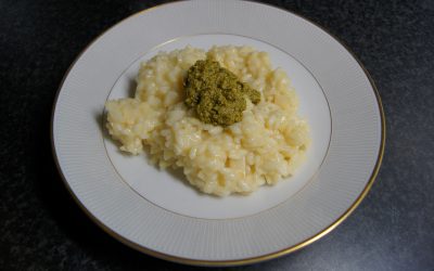 Risotto bianco con pesto (met tomatensalade)