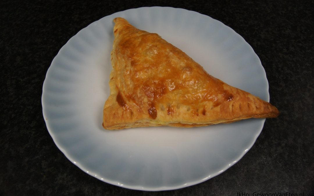 Indiase samosa’s met een vulling van aardappel, erwten en wortel