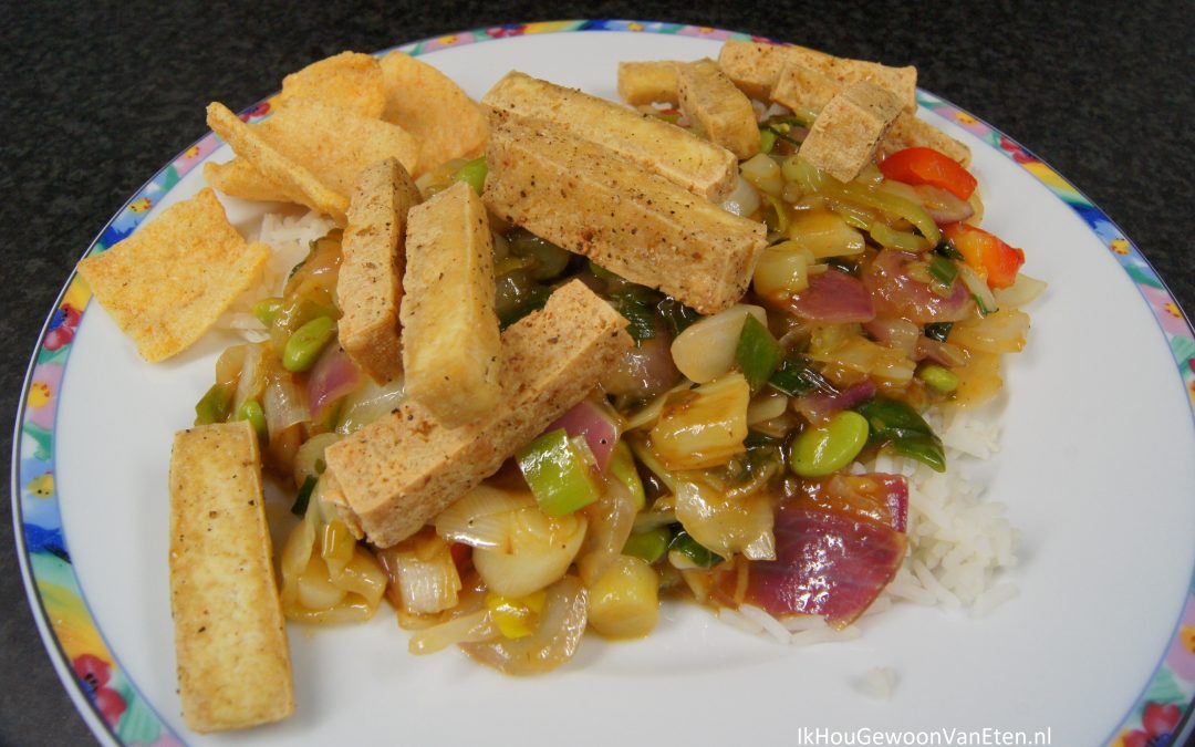 Groenten in zoetzure saus met tofoe
