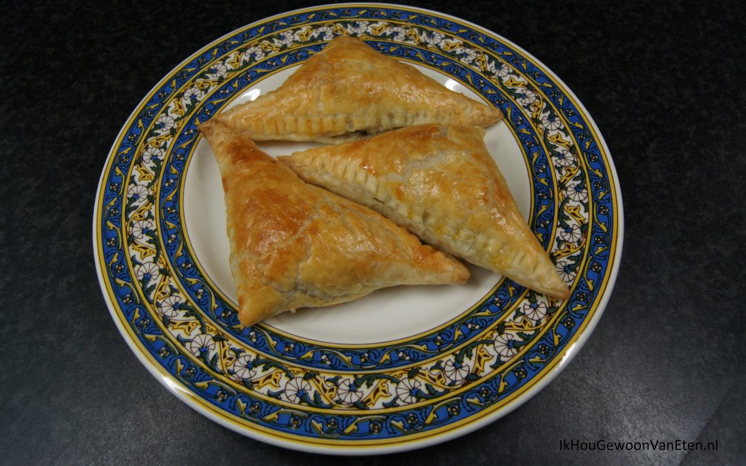 Samosa’s met rijst-bonen vulling