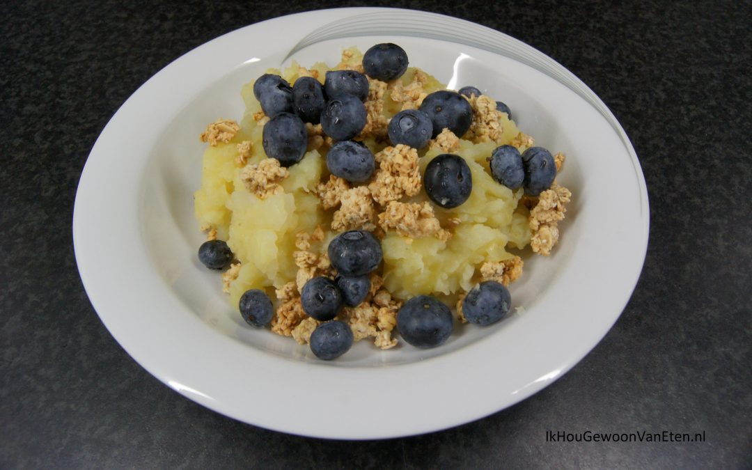 Wittekoolstamppot met blauwe bessen