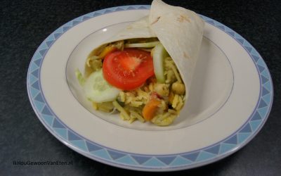 Burrito met groenten, pasta en pesto