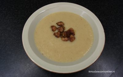 Geroosterde bloemkoolsoep met saucijzen balletjes