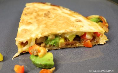 Quesadilla’s met vegetarisch gehakt en avocado en mais-tomatensoep