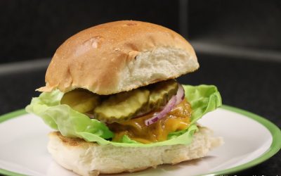 Hamburger met Welsh Rarebit