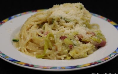 Spaghetti carbonara met prei, courgette en bloemkoolrijst