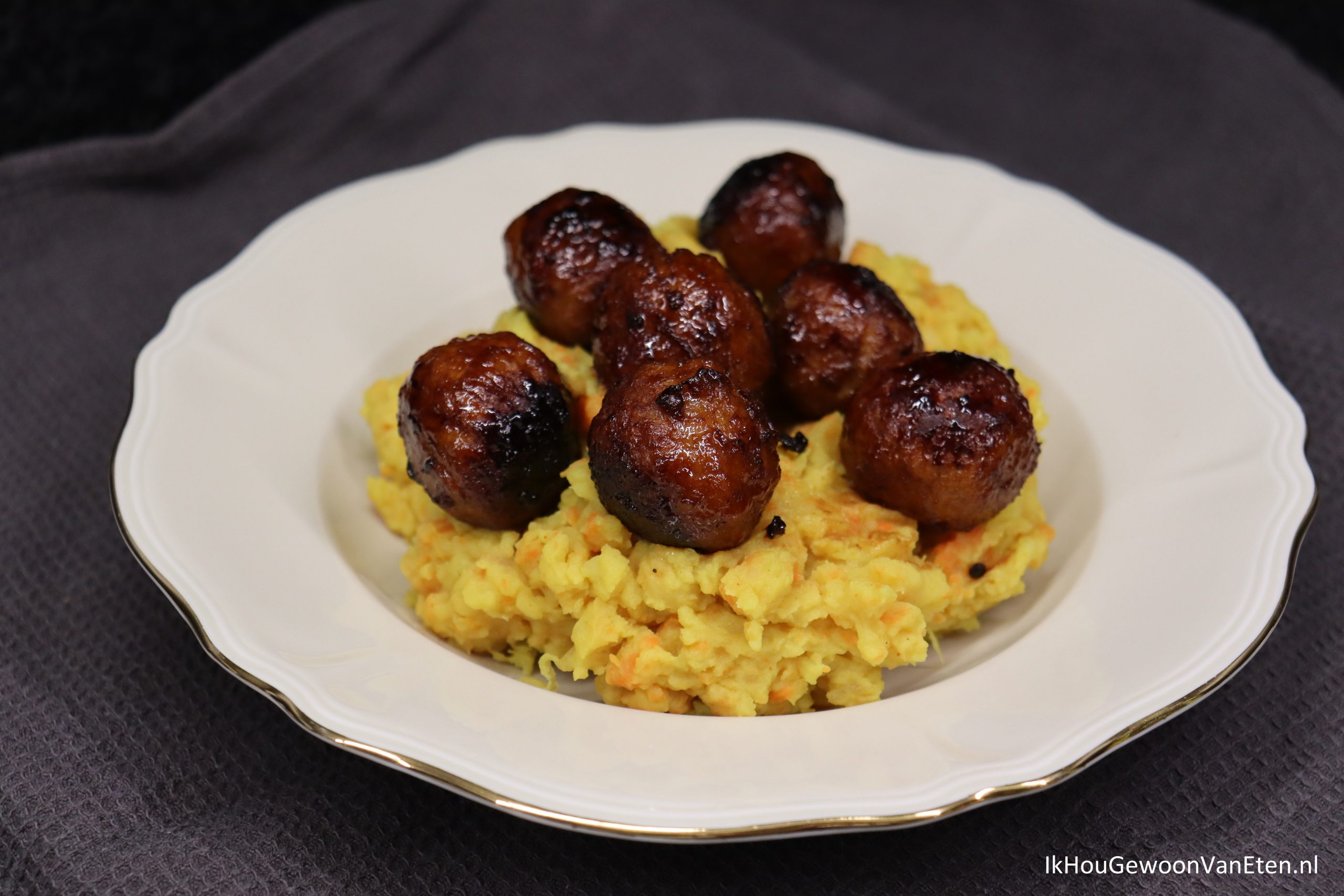 Traditionele hutspot met vegetarische balletjes