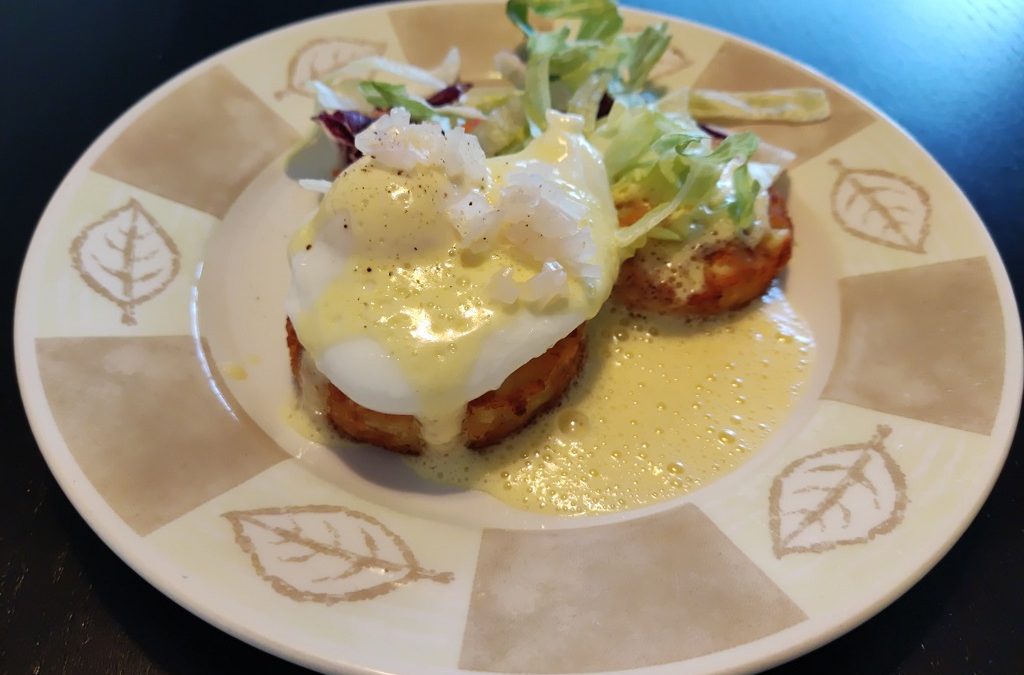 Röstirondjes met gepocheerd ei en Hollandaisesaus